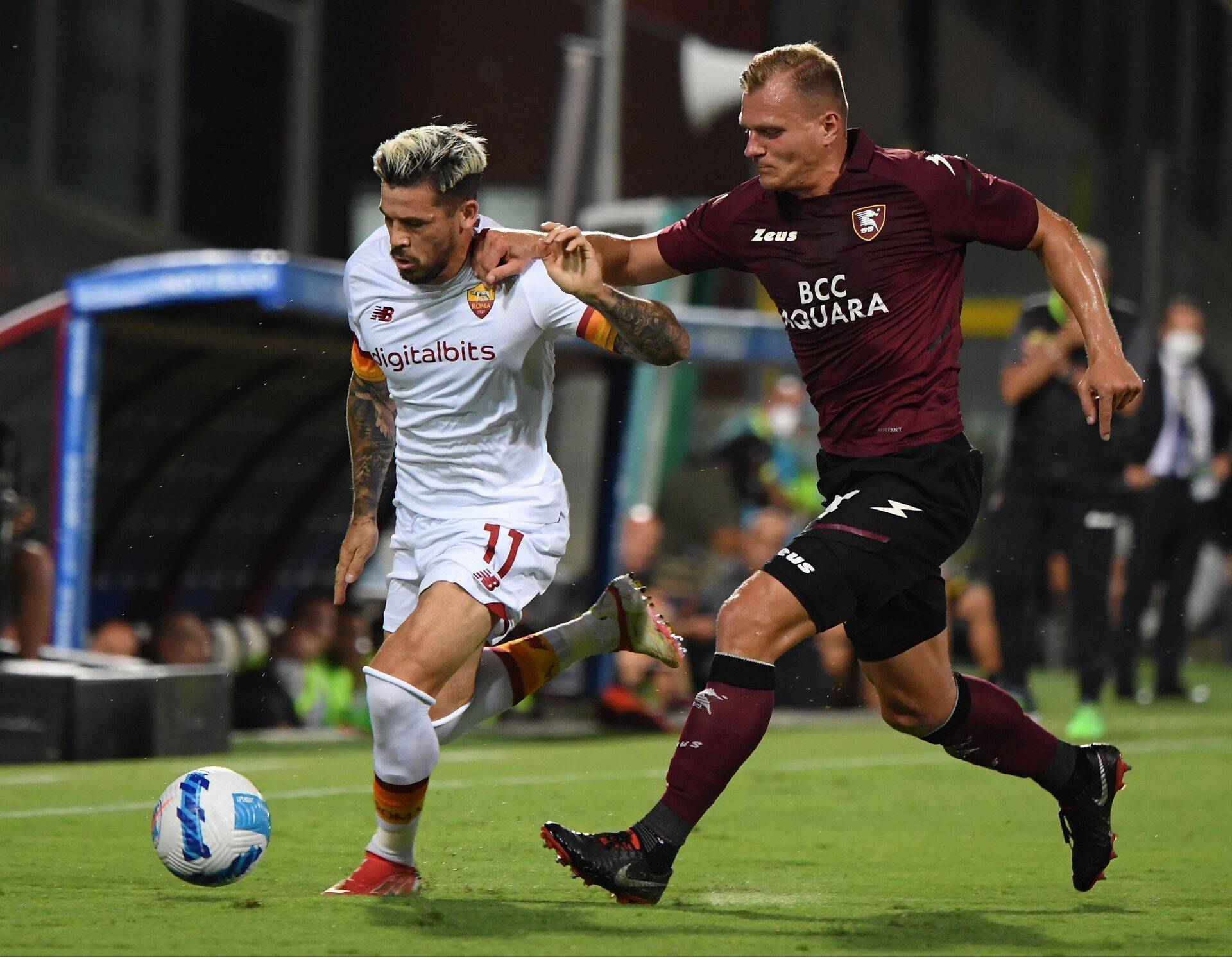 爱游戏娱乐-赛地聚焦——意甲关键时刻热度飙升；莱比锡刷新队史纪录；压力陡增；数据趋势出现新变化(拜仁发布战莱比锡海报)